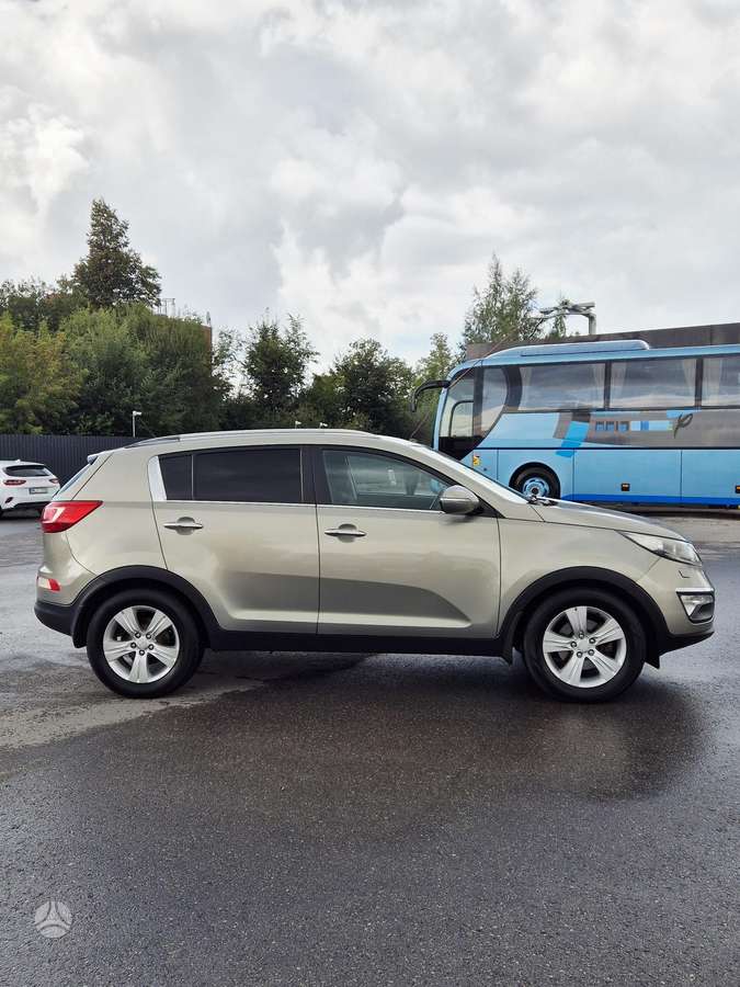 Kia Sportage 2011 — engine 1995 cm³, 136 HP (100kW)