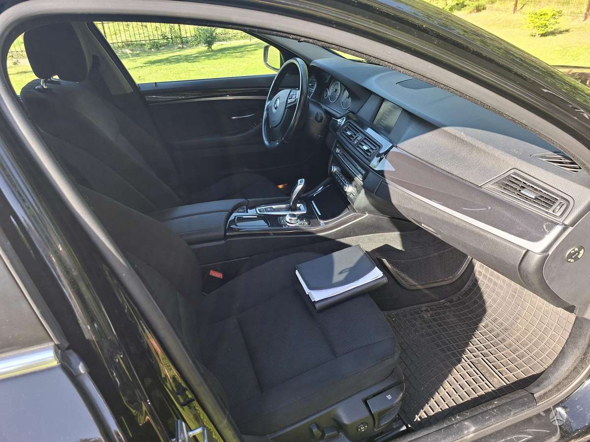 BMW 520 2011 — photo 7