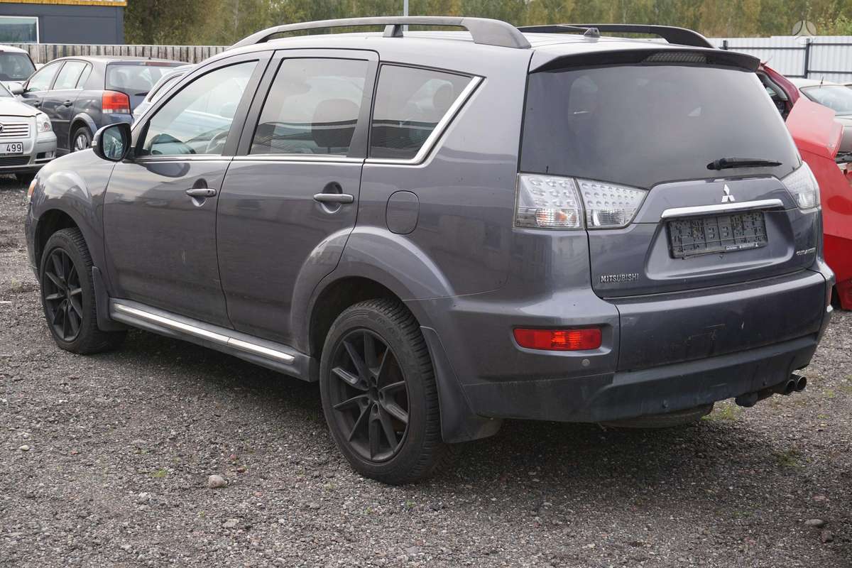Mitsubishi Outlander 2011 — двигун 2268 cm³, 177 HP (130kW)