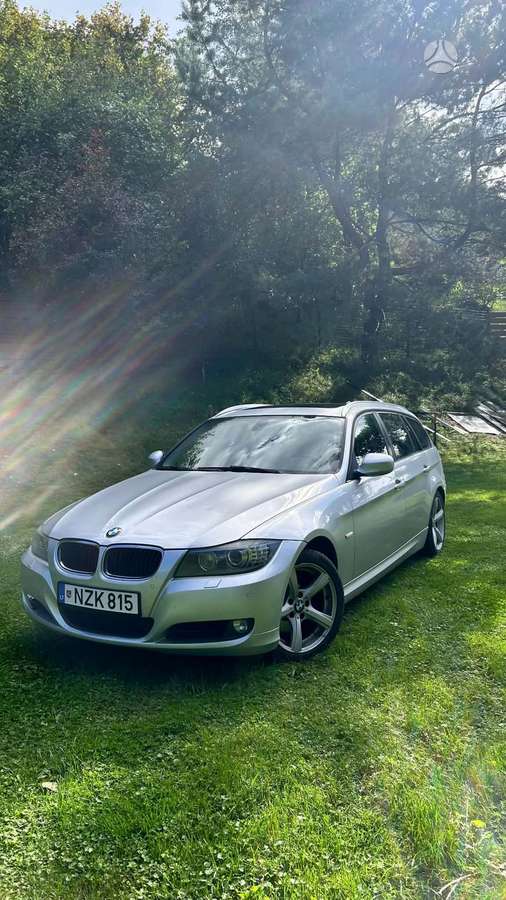 BMW 320 2012 — photo 16