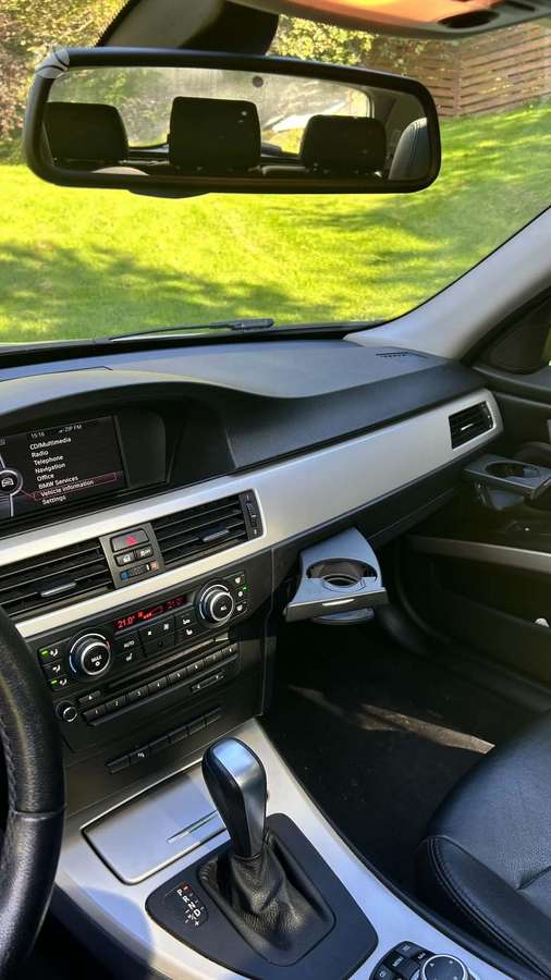 BMW 320 2012 — photo 17