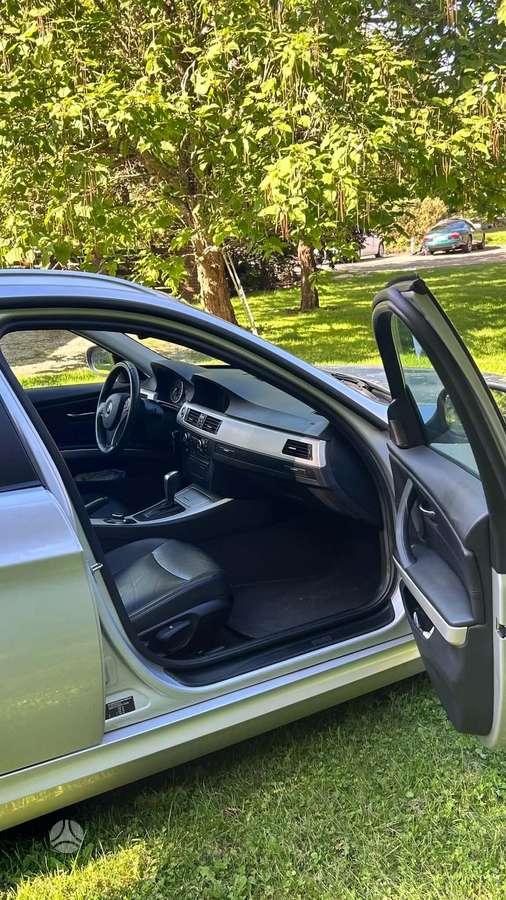 BMW 320 2012 — photo 18