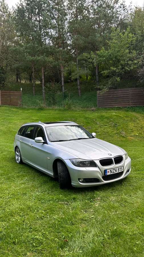 BMW 320 2012 — rear view