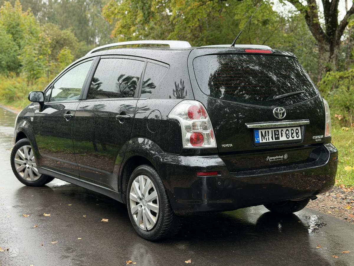 Toyota Corolla 2008 — вигляд ззаду