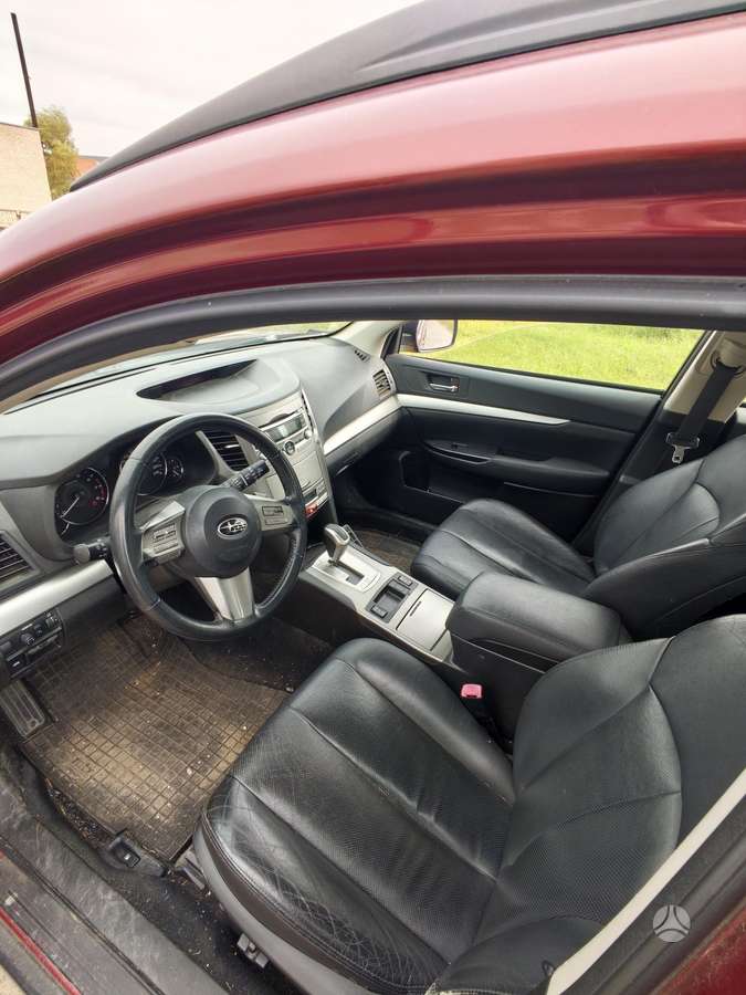 Subaru Outback 2011 — photo 6