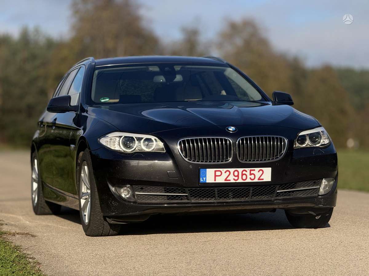 BMW 520 2013 — rear view