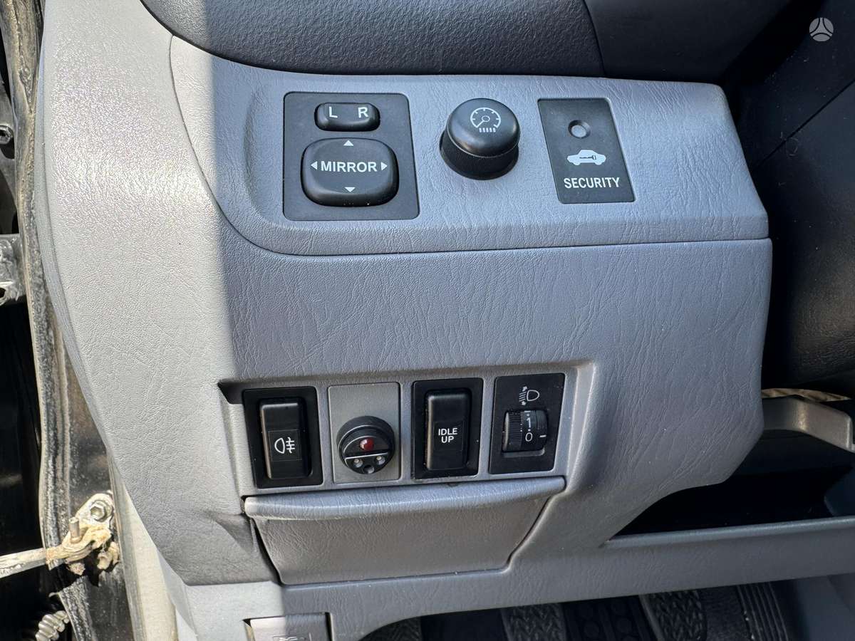 Toyota RAV4 2005 — photo 10