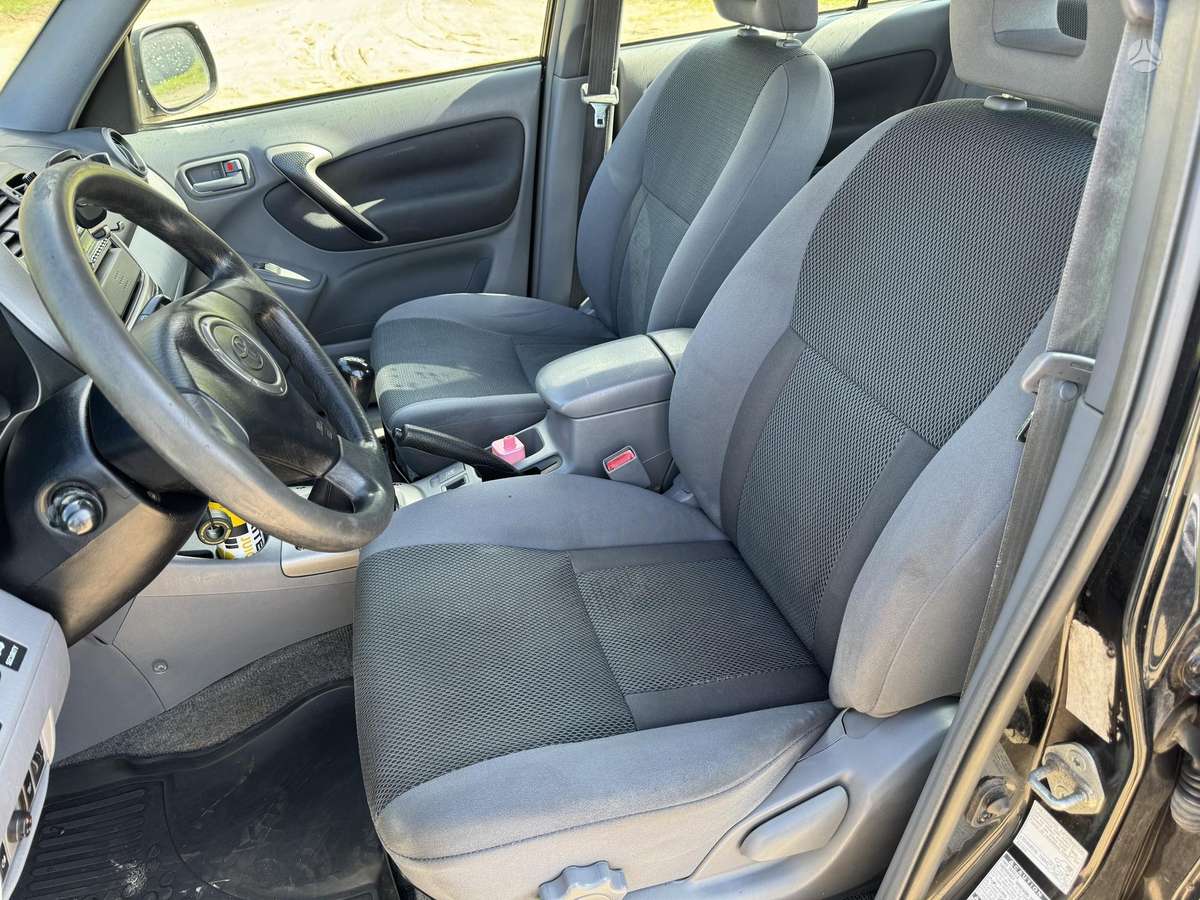 Toyota RAV4 2005 — photo 9