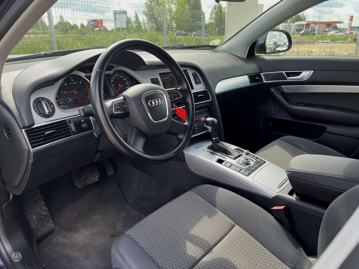 Audi A6 2011 — photo 11