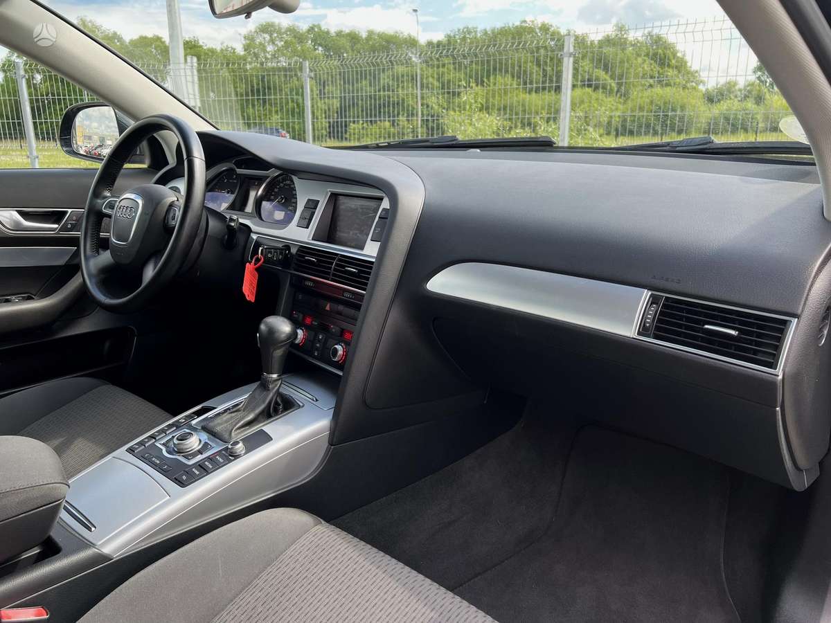 Audi A6 2011 — photo 13
