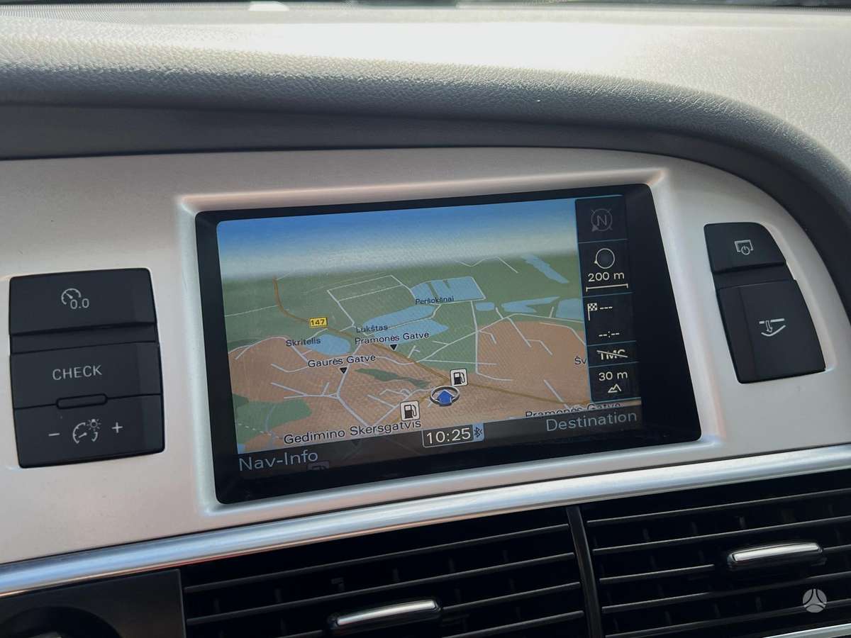 Audi A6 2011 — photo 19