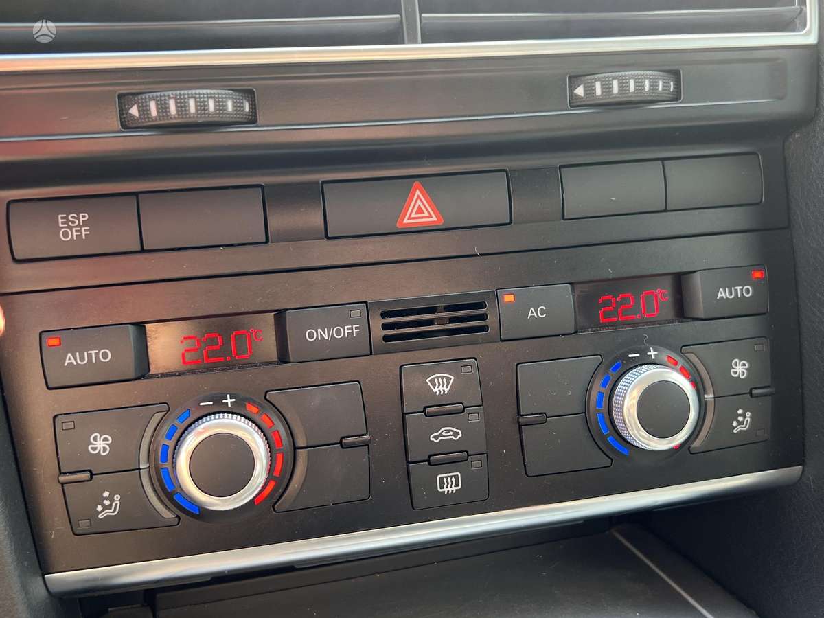 Audi A6 2011 — photo 20
