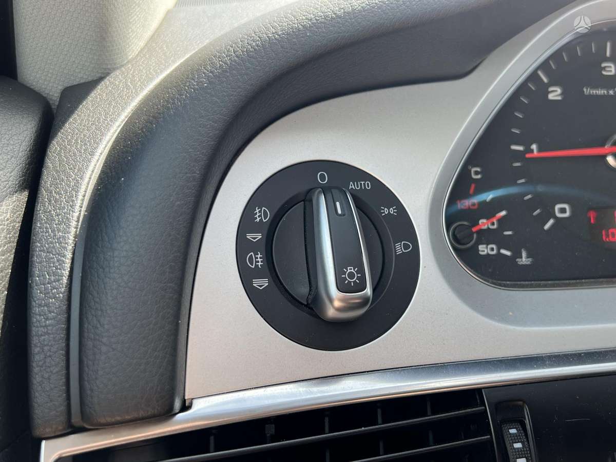 Audi A6 2011 — photo 24