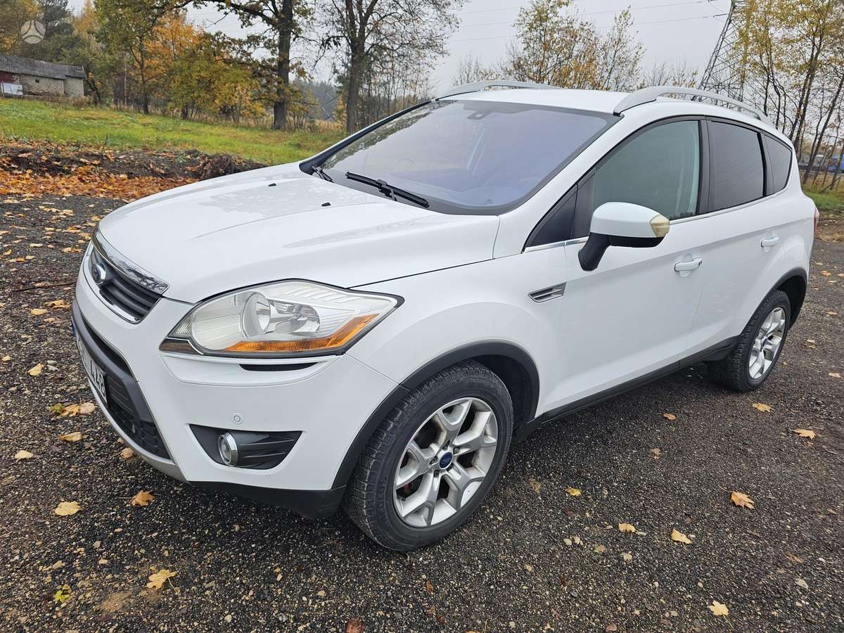 Ford Kuga 2011 — вигляд ззаду