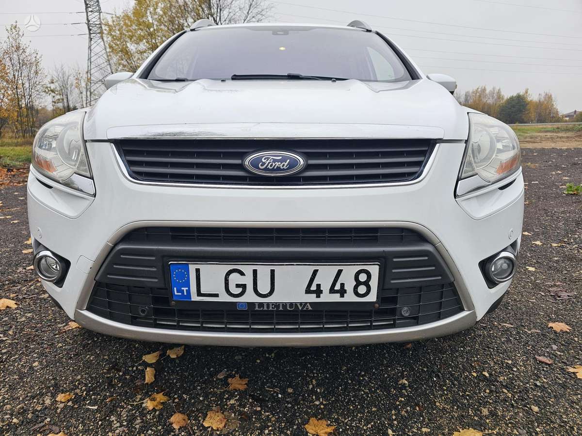 Ford Kuga 2011 — салон