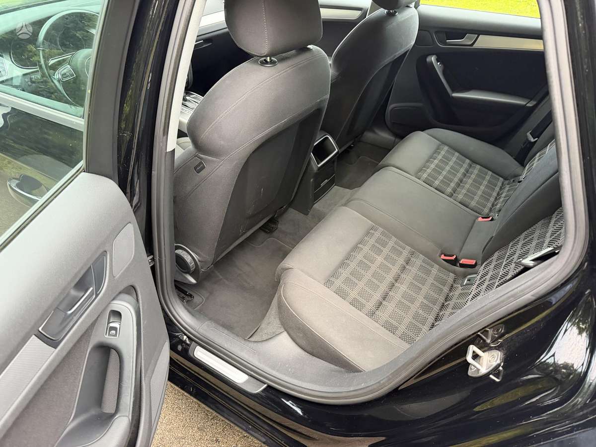 Audi A4 2012 — photo 6