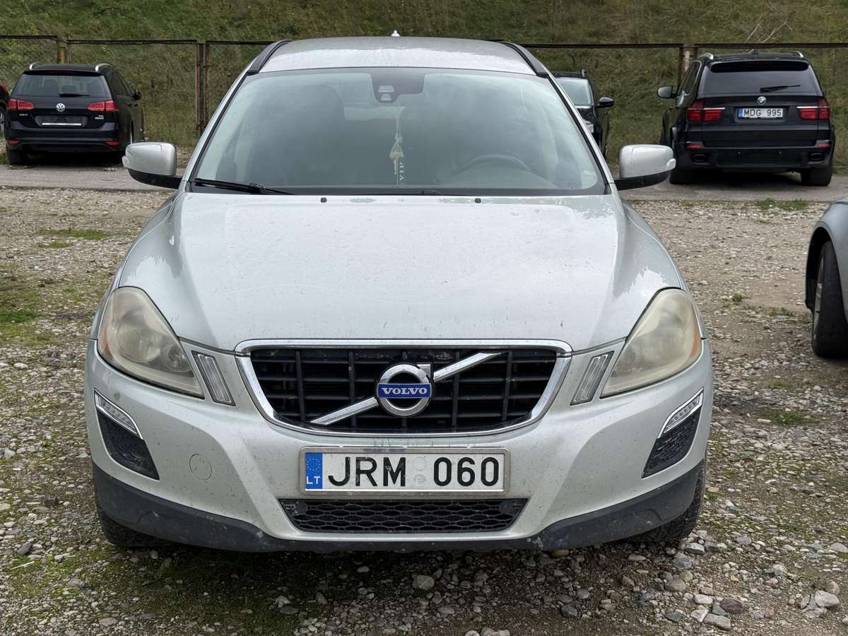 Volvo XC60 2012 — rear view