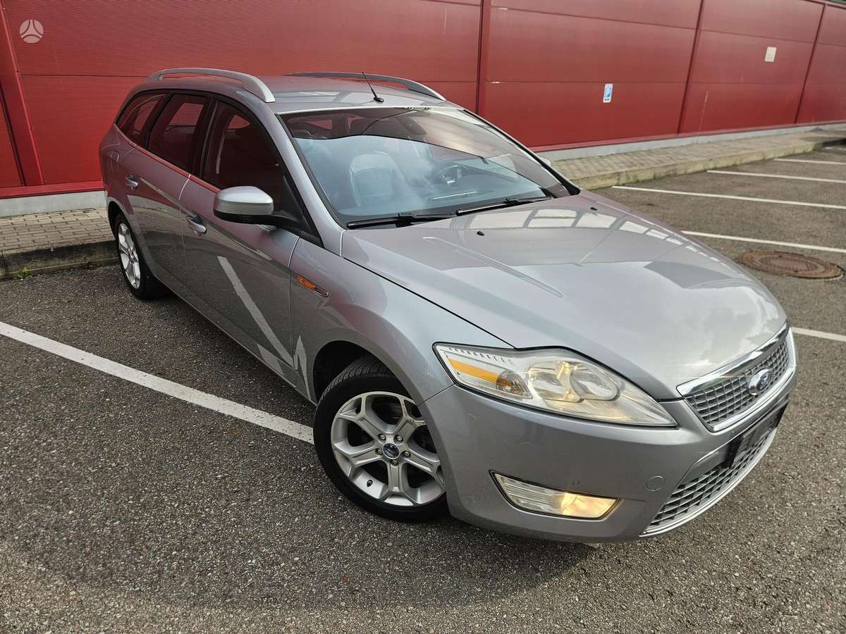 Ford Mondeo 2010 — вигляд ззаду