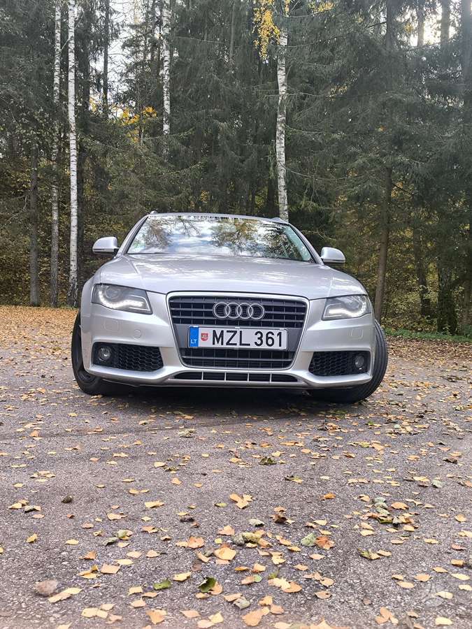 Audi A4 2009 — rear view