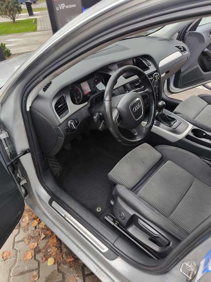Audi A4 2009 — photo 6