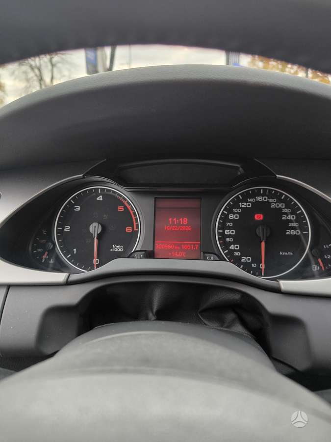 Audi A4 2009 — photo 7