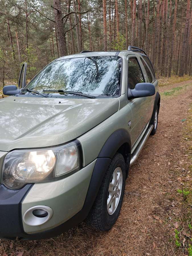 Land Rover 2005 — interior