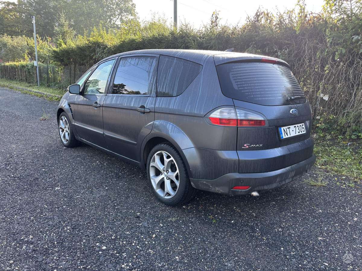 Ford S-MAX 2006 — rear view