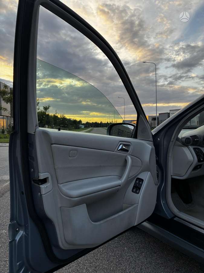 Mercedes-Benz C200 2007 — photo 11