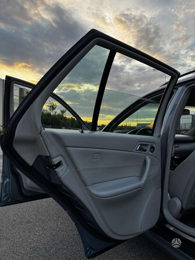 Mercedes-Benz C200 2007 — photo 12