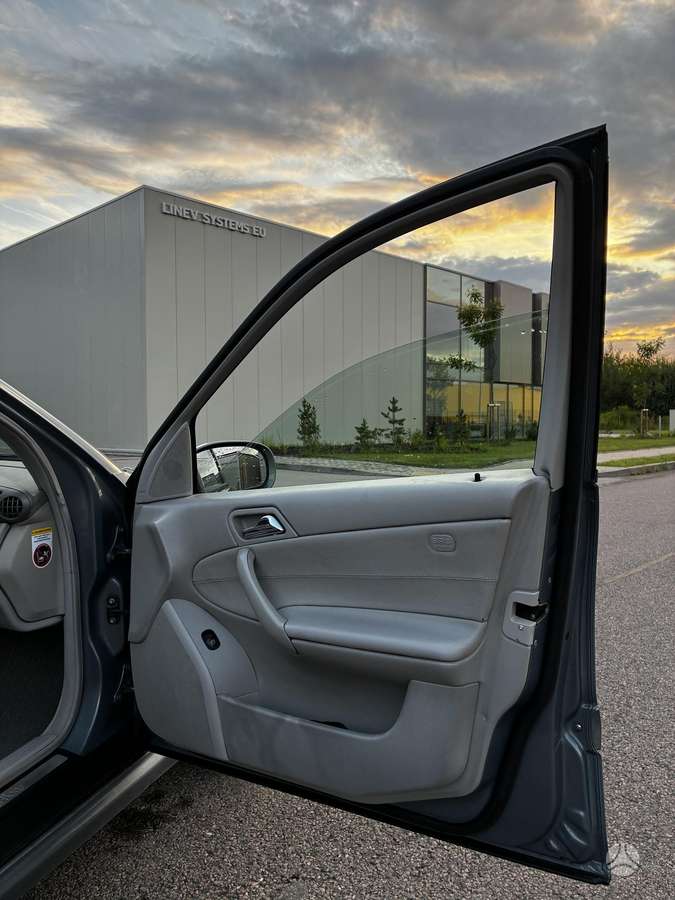 Mercedes-Benz C200 2007 — photo 14