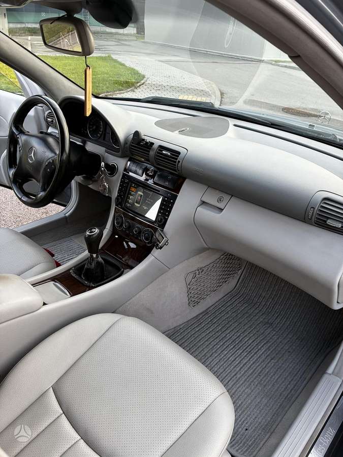 Mercedes-Benz C200 2007 — photo 15