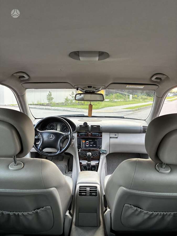 Mercedes-Benz C200 2007 — photo 17
