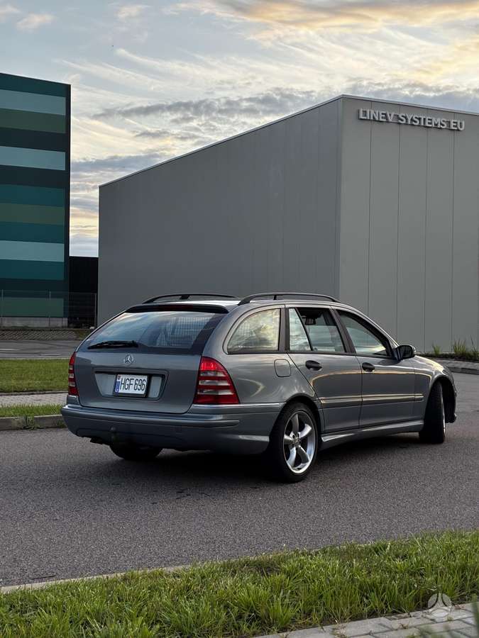 Mercedes-Benz C200 2007 — photo 7