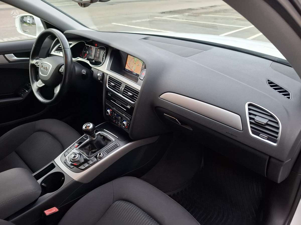 Audi A4 2014 — photo 11