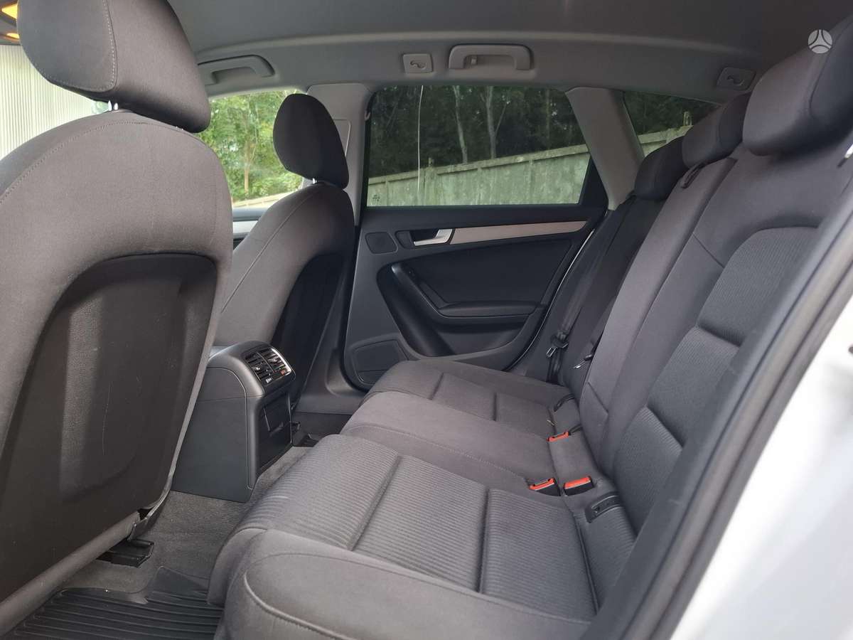 Audi A4 2014 — photo 23
