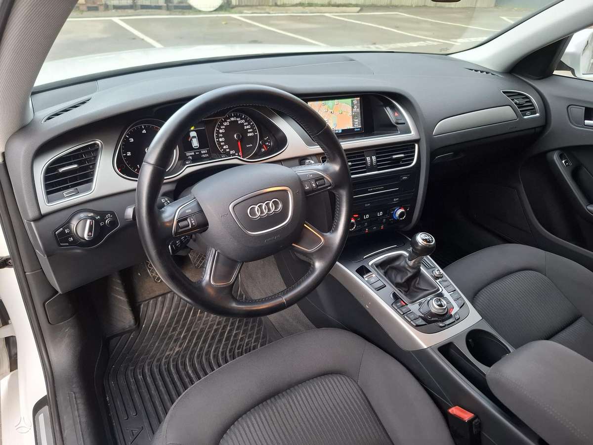 Audi A4 2014 — photo 9