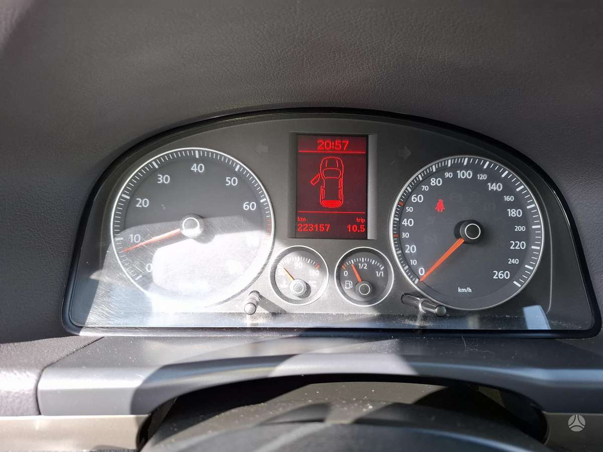 Volkswagen Touran 2008 — photo 13