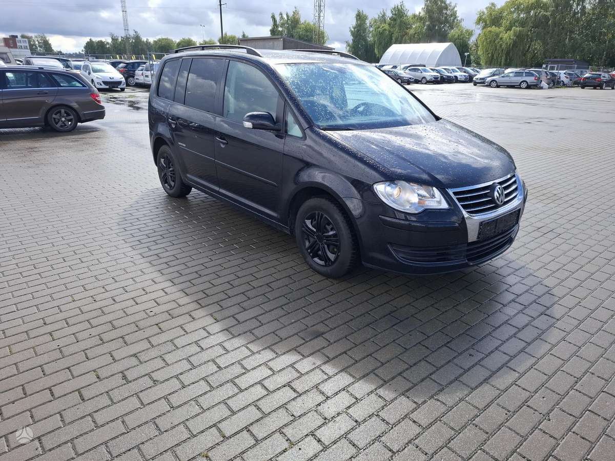 Volkswagen Touran 2008 — interior