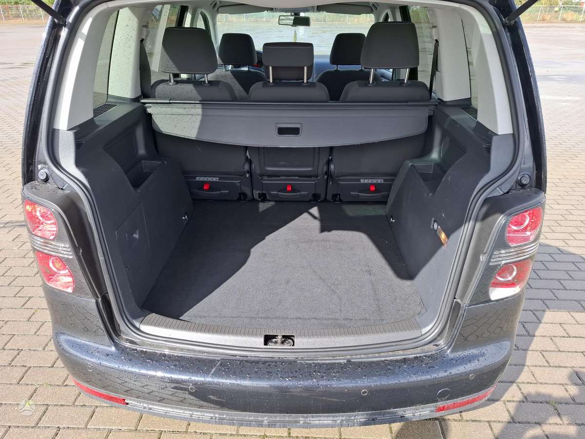 Volkswagen Touran 2008 — photo 9