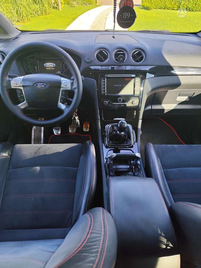 Ford S-MAX 2010 — photo 7