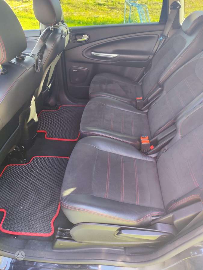Ford S-MAX 2010 — photo 8
