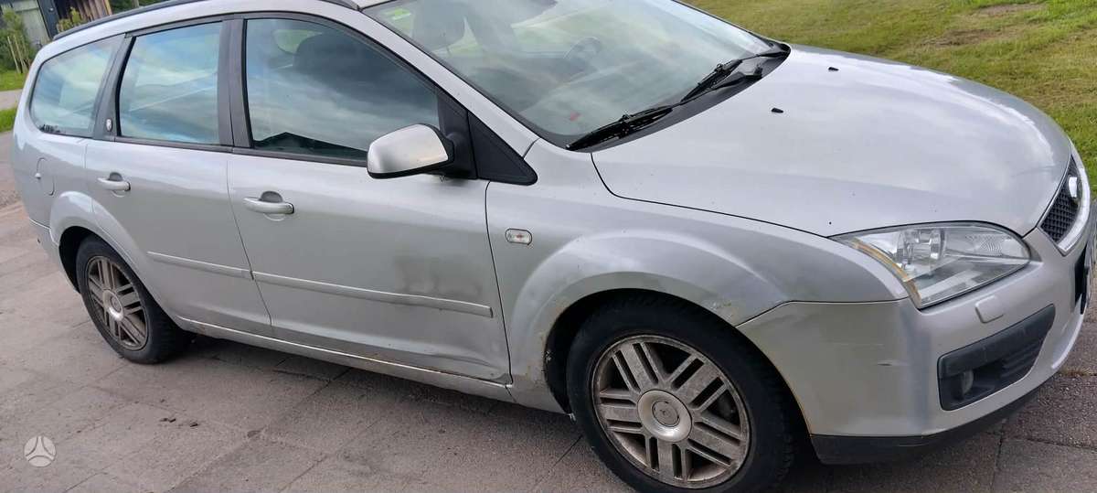 Ford Focus 2005 — двигун 1596 cm³, 116 HP (85kW)