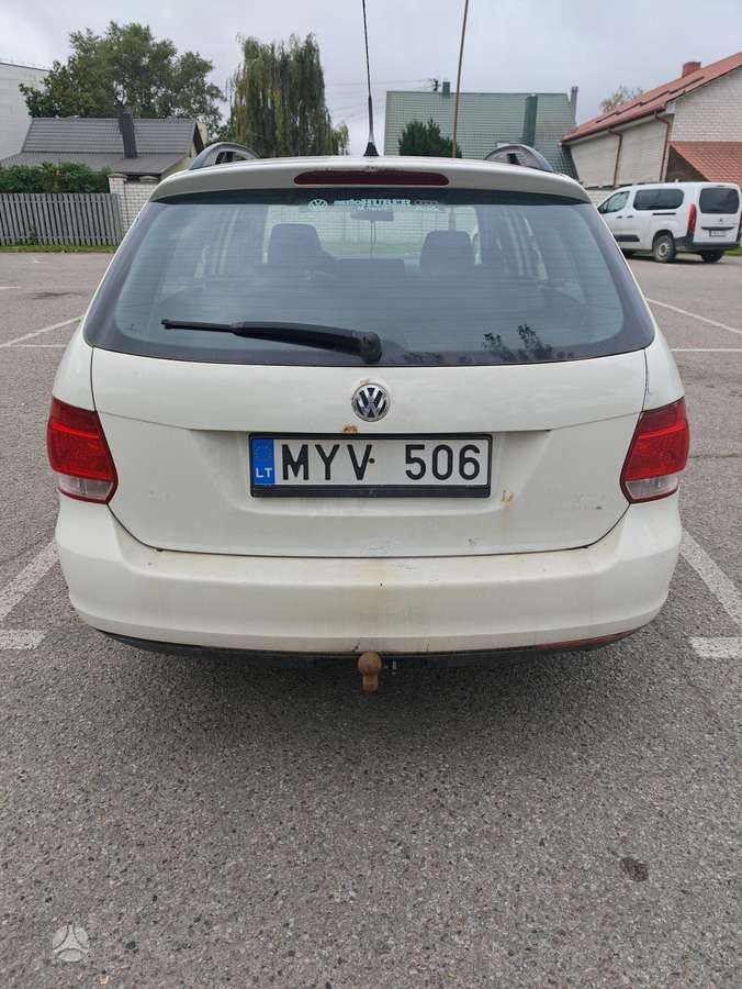 Volkswagen Golf 2008 — салон