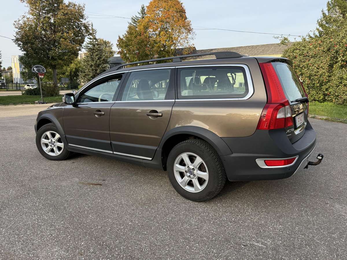 Volvo XC70 2012 — вигляд ззаду