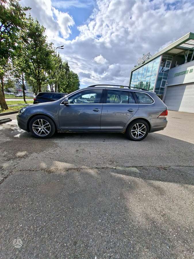 Volkswagen Golf 2009 — двигун 1968 cm³, 140 HP (103kW)