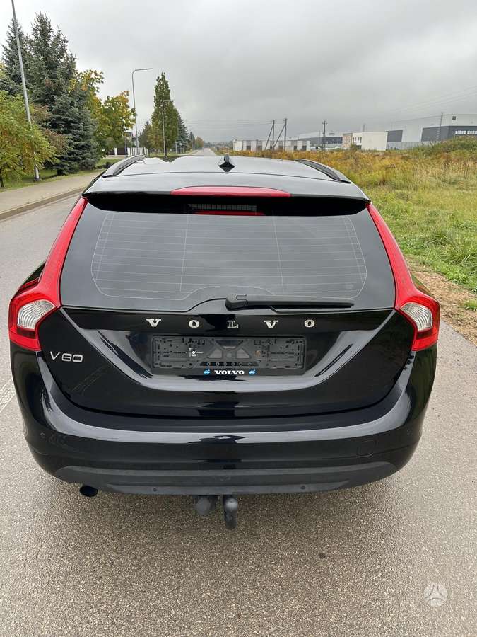 Volvo V60 2012 — photo 10