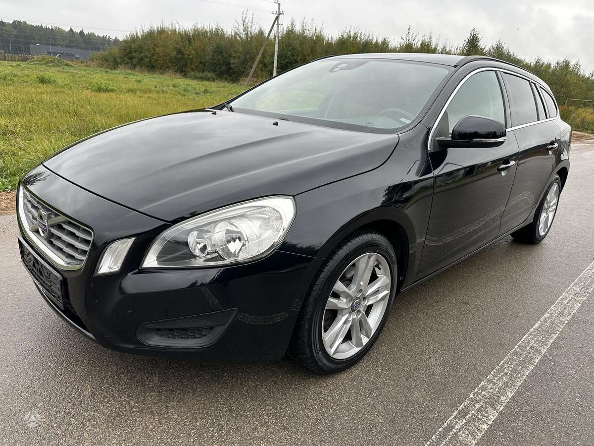 Volvo V60 2012 — photo 12