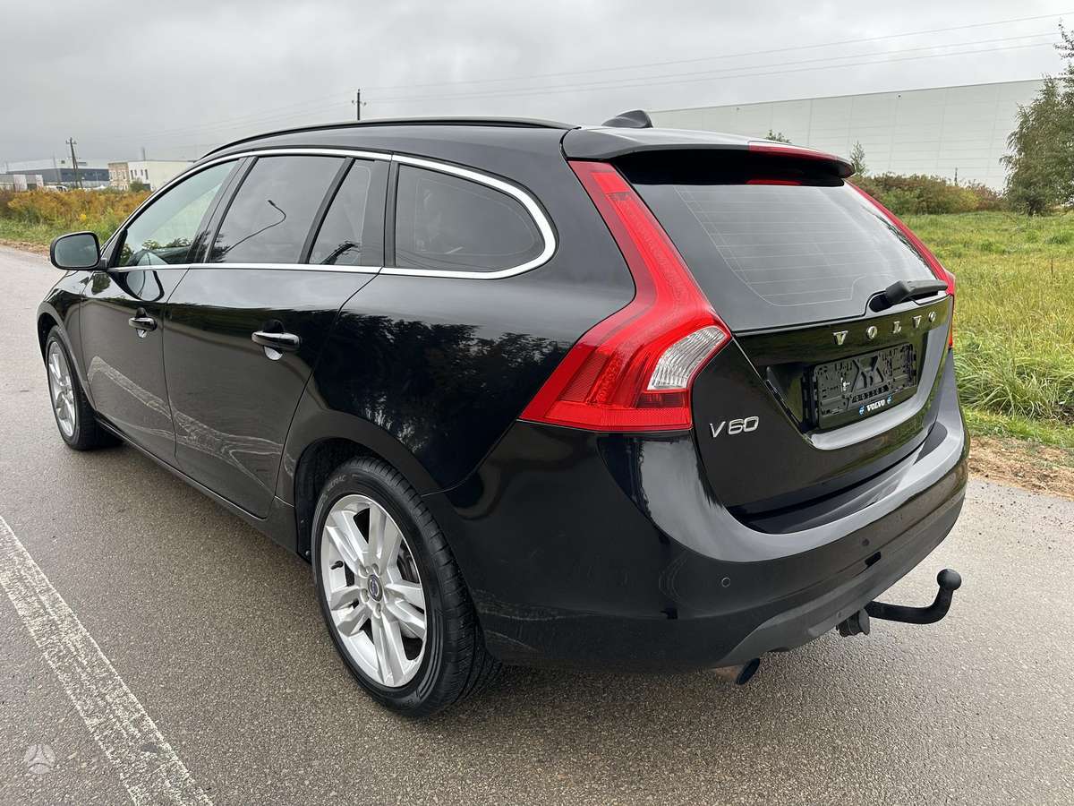 Volvo V60 2012 — photo 13