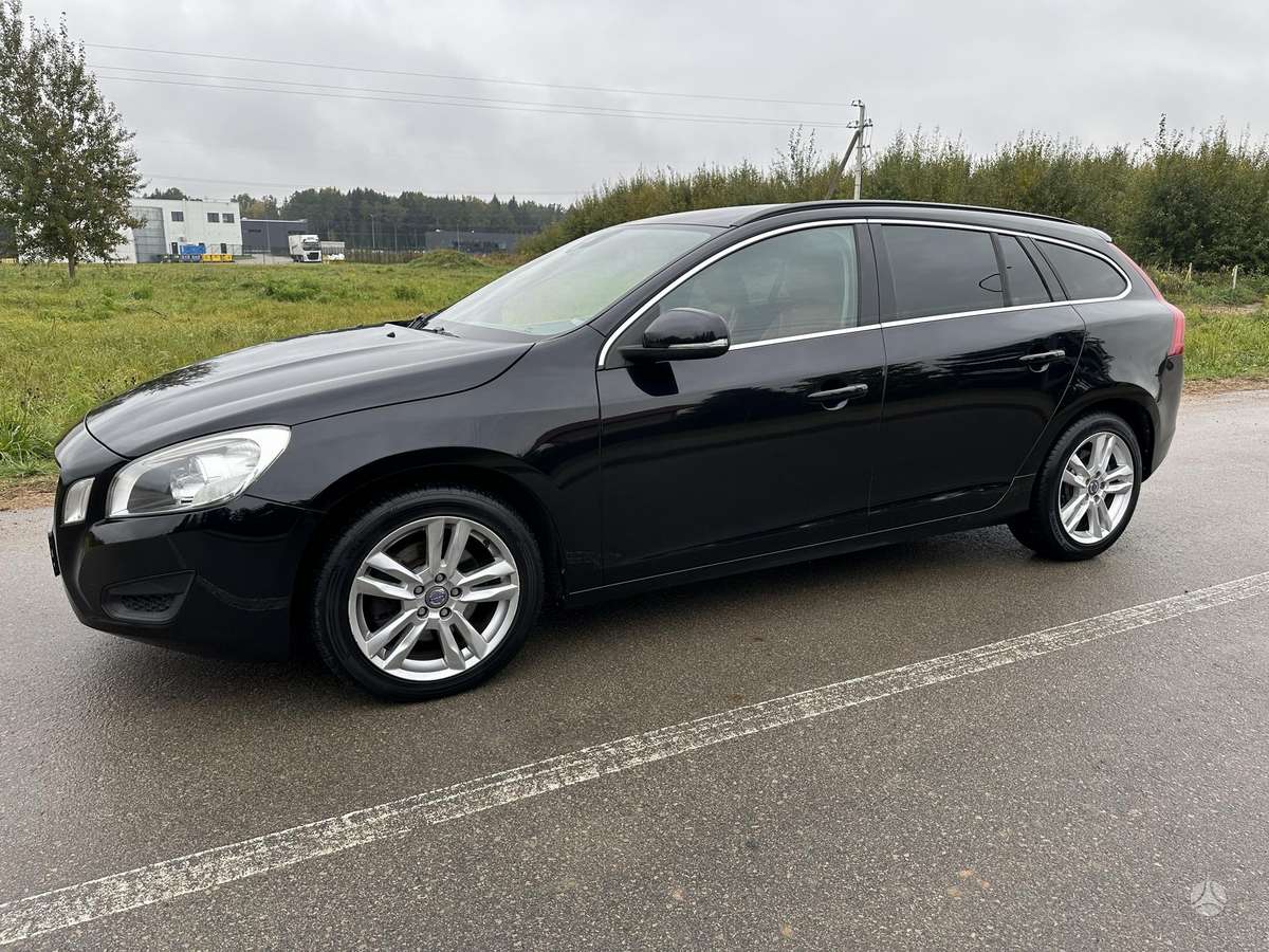 Volvo V60 2012 — photo 15