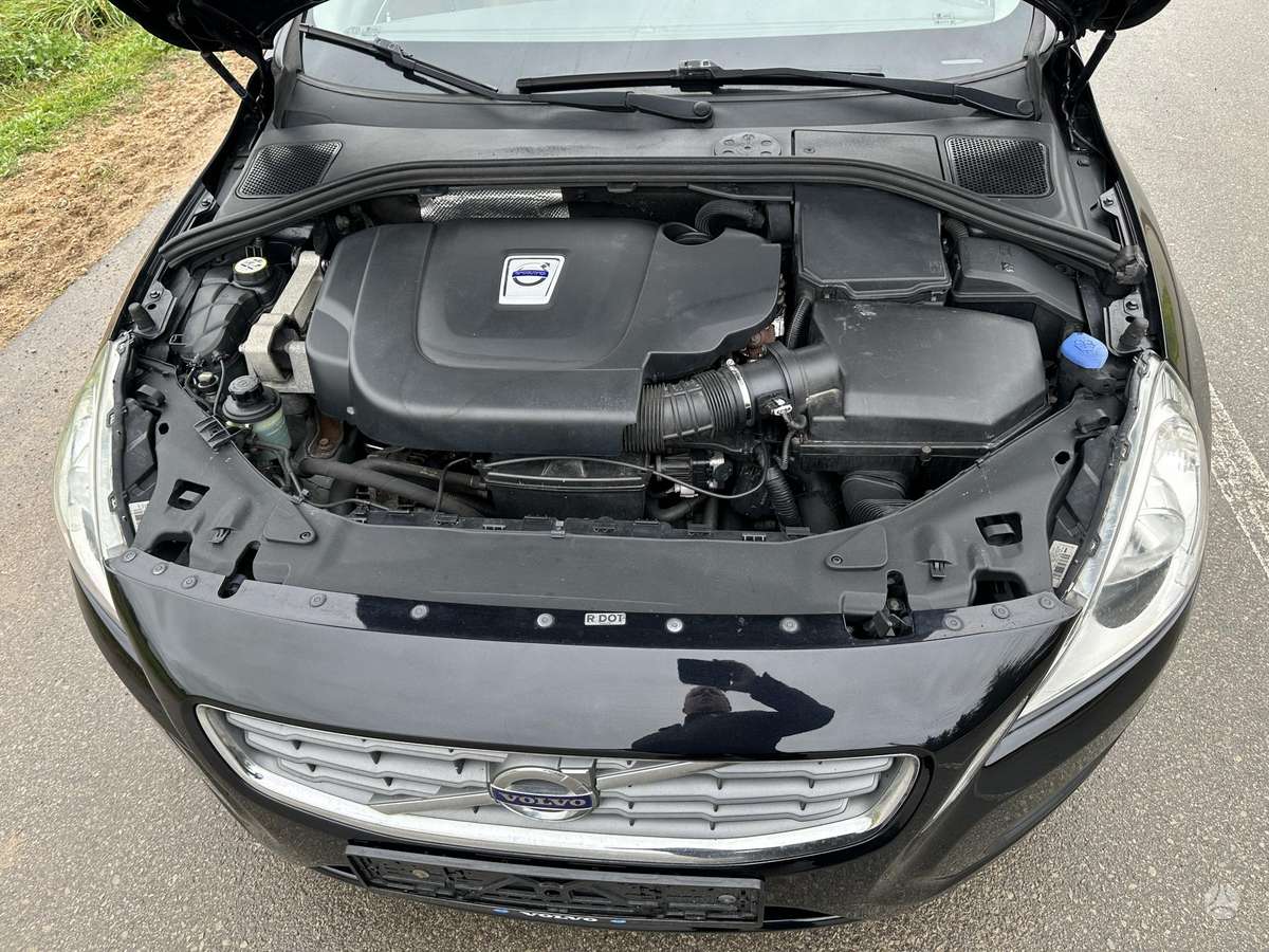 Volvo V60 2012 — photo 20